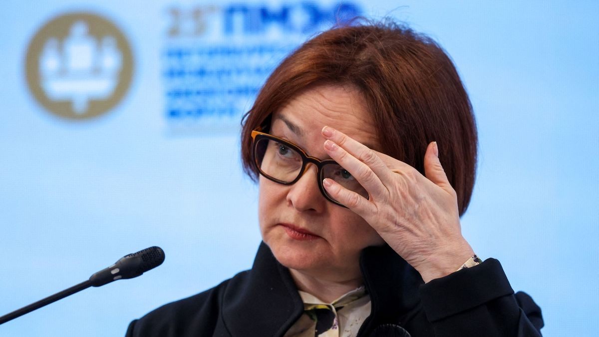 Rusko na ekonomickém fóru v Petrohradě otevřeně přiznalo, že je v problémech